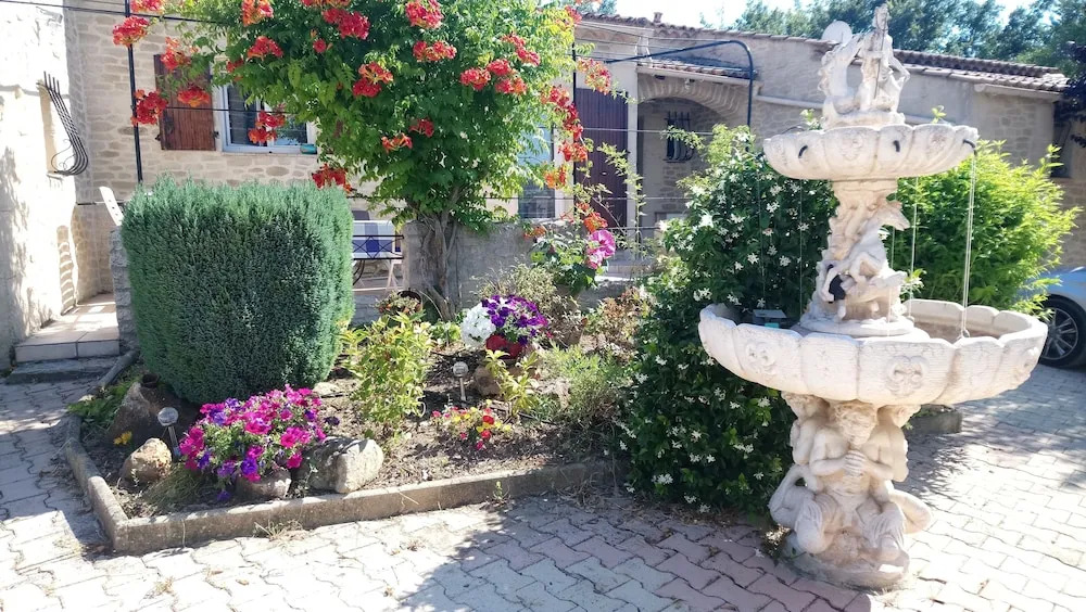 Studios Villa Eden