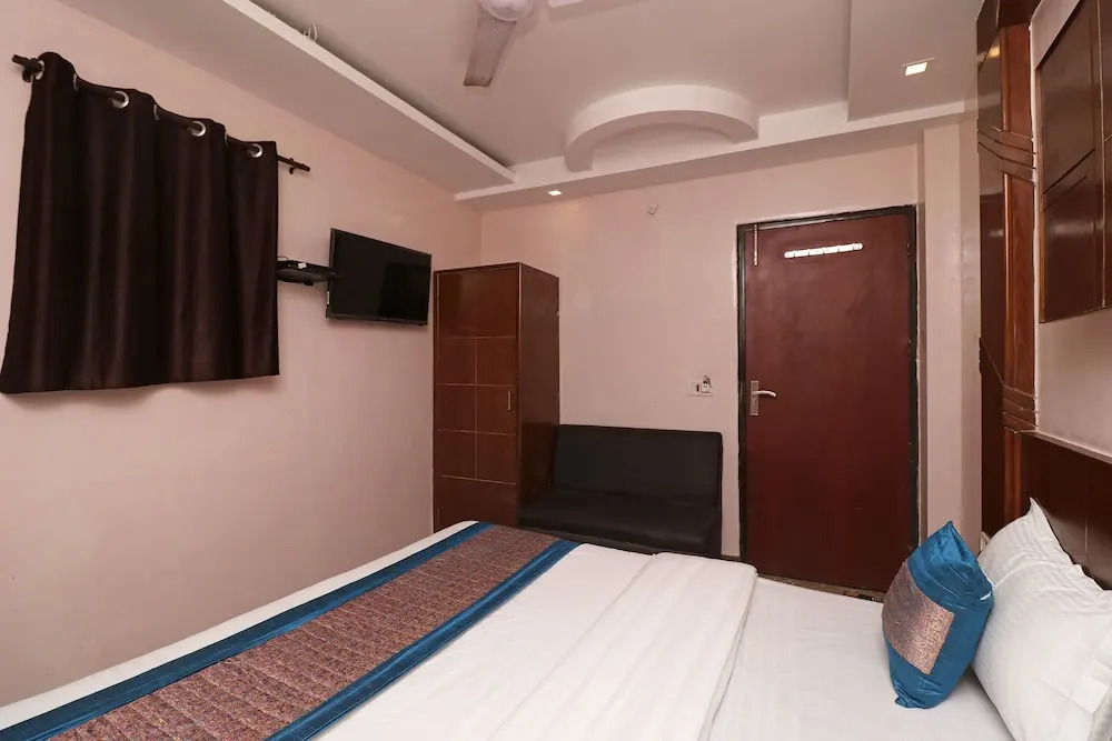 OYO 5494 Hotel Odeon Continental