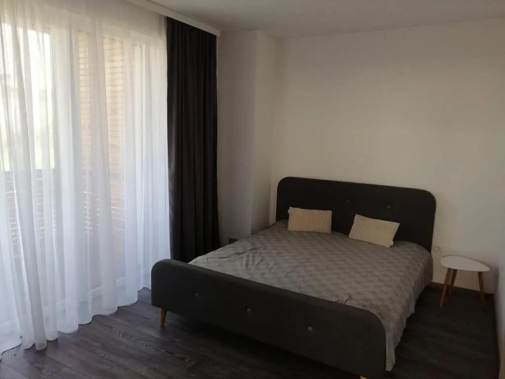 V&V House