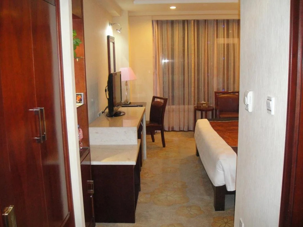 Sanlongzhongtian Hotel