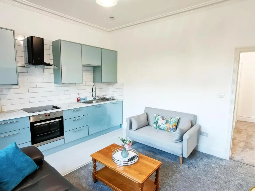 C-New Flat,4 Adults,20 mins to Beach,Netflix,Wifi