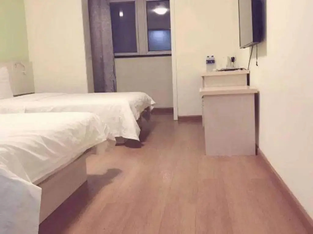 7Days Inn Chain Hotel (Tianjin Jiaotong Institute Caozhuang Subway Station)