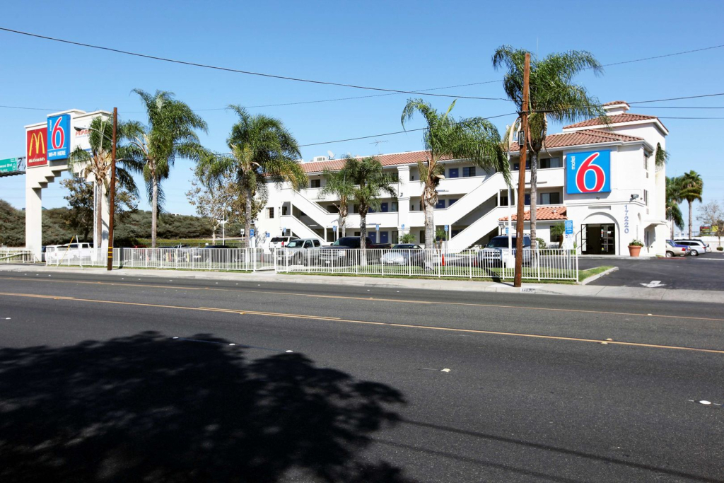Motel 6-Bellflower, CA - Los Angeles