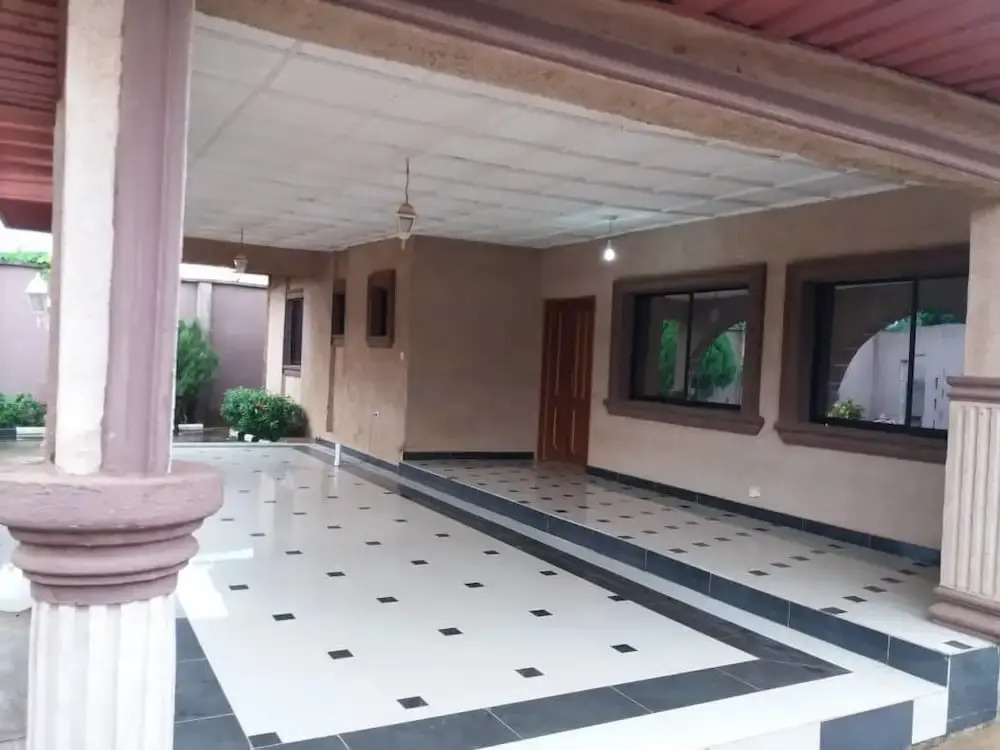 Longe Villa