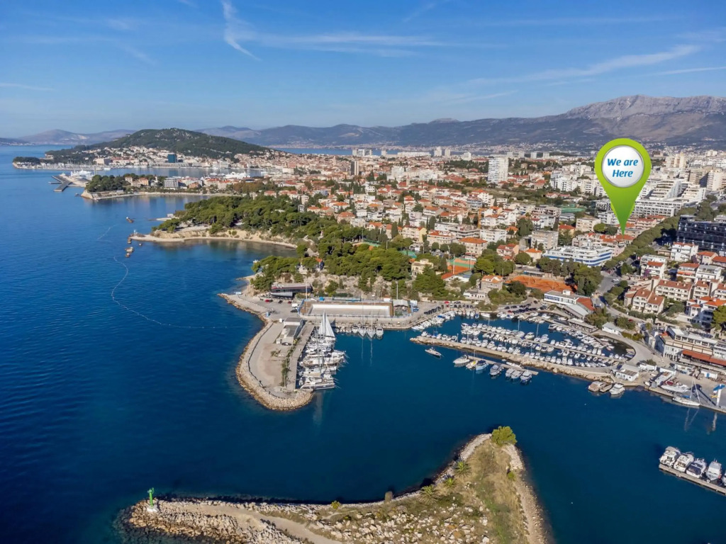 Ferula, 3 bedroom apartment near beach Bačvice