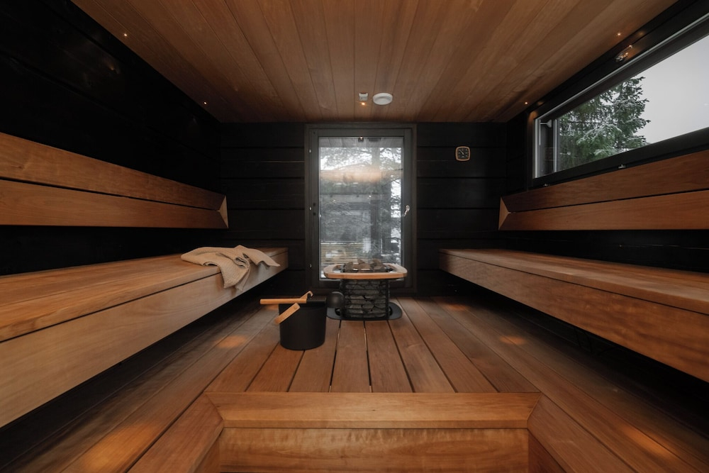 High-Quality 4BR Villa - Private Hot Tub & Sauna