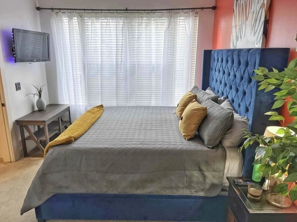 2 Two King Bed Buckhead Condo