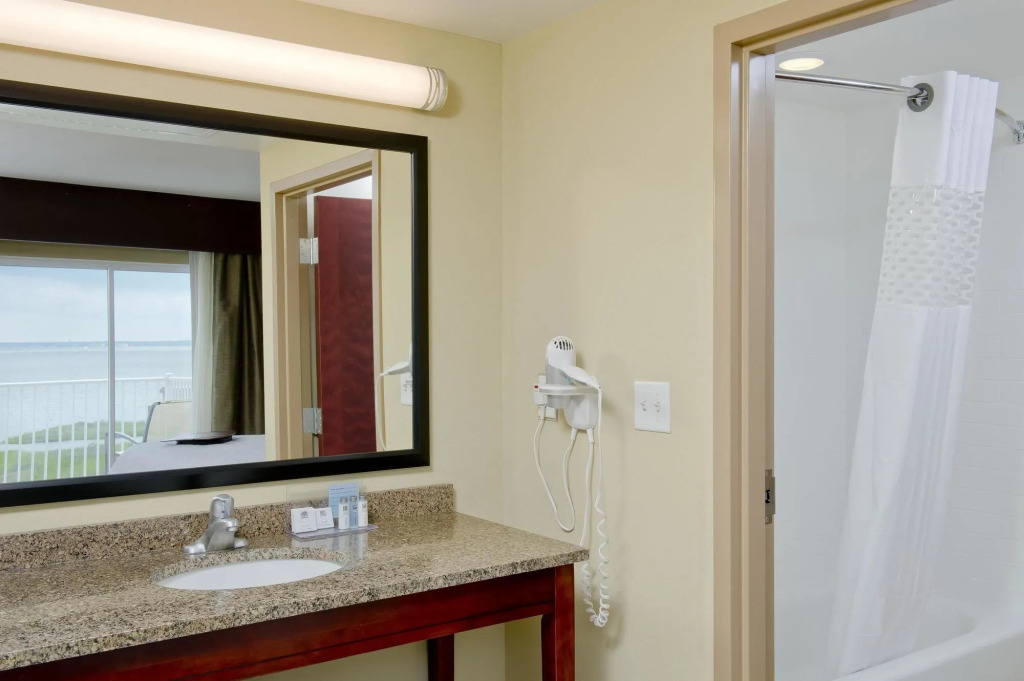 Hampton Inn & Suites Ocean City Bayfront-Convention Center