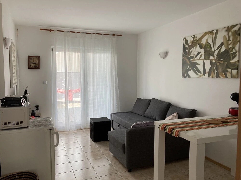 Charming 2-bed Apartment in Necujam
