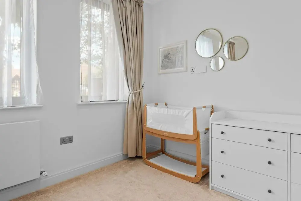 London Road Apartment in Isleworth