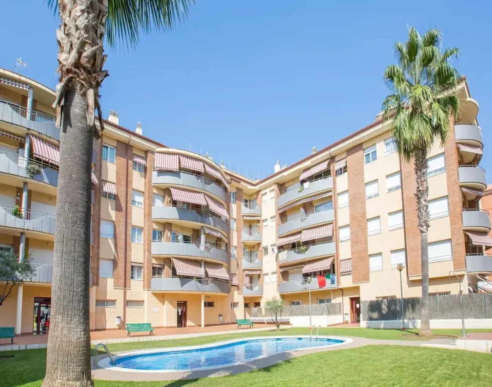 Cozy Apartment, 350m From Beach