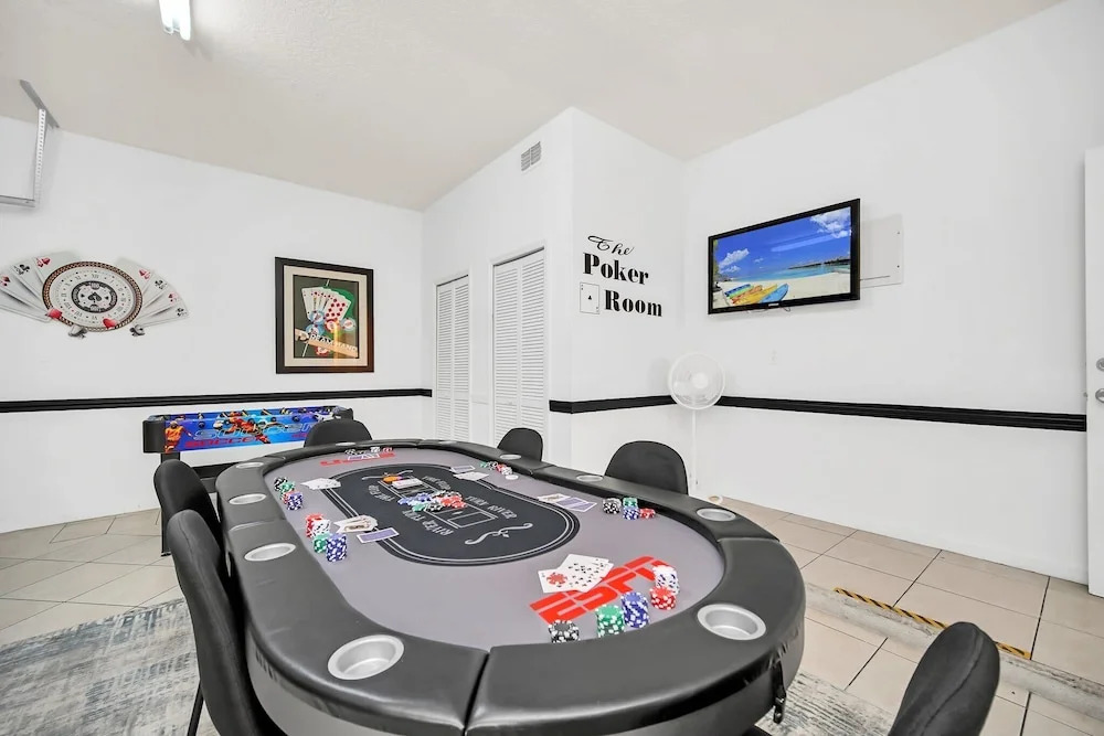 Lake View Getaway: Pool, Game Room, Theming!