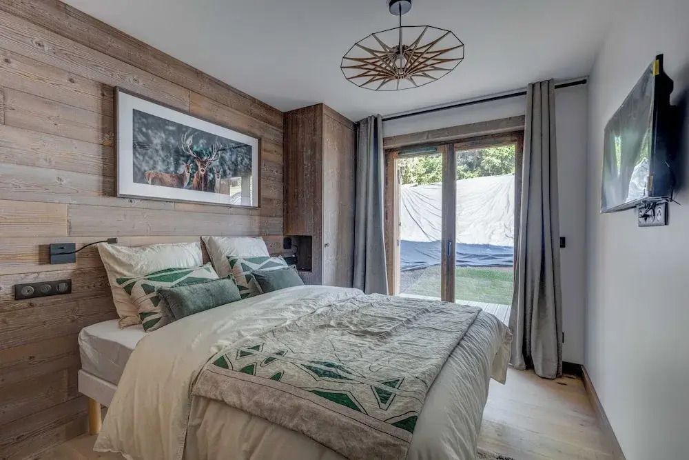 Ideal 3 Bedroom Apartment With 200m2 Garden