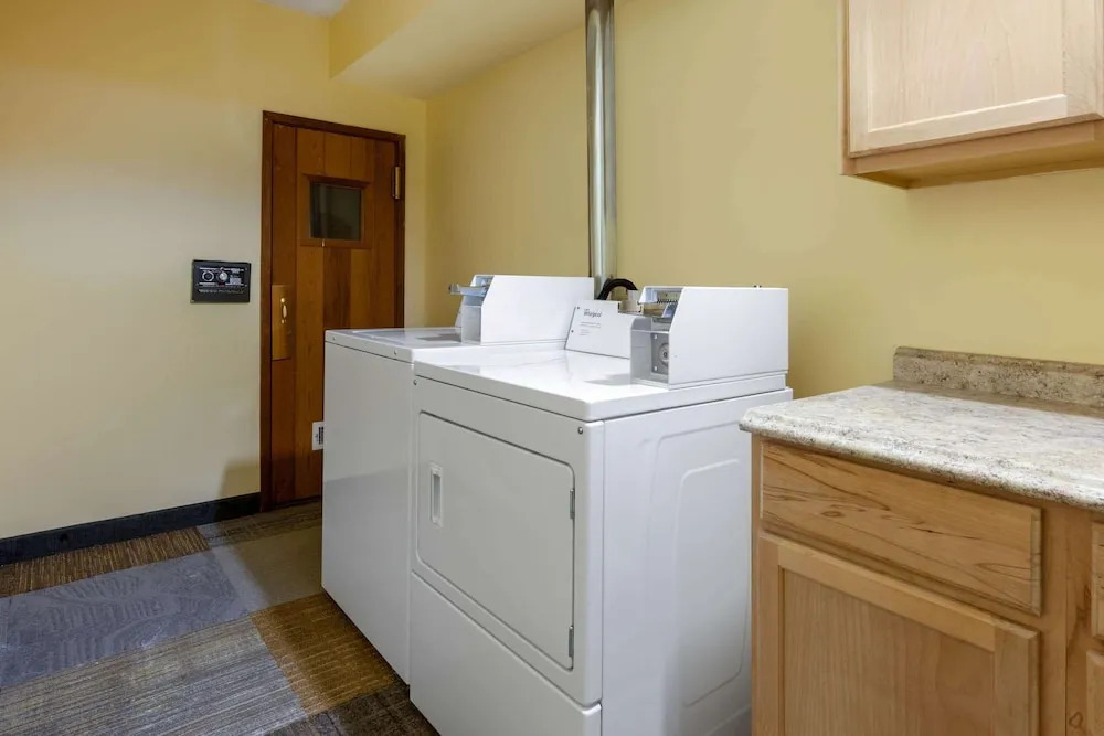 Days Inn by Wyndham Sandusky Cedar Point
