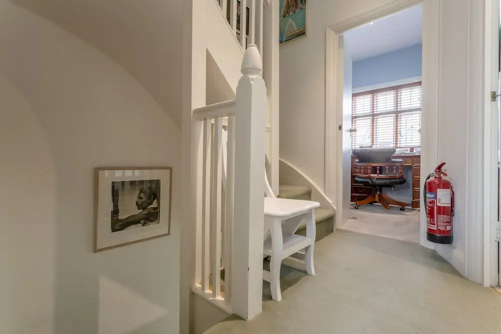 3 Bedroom Family House With Garden