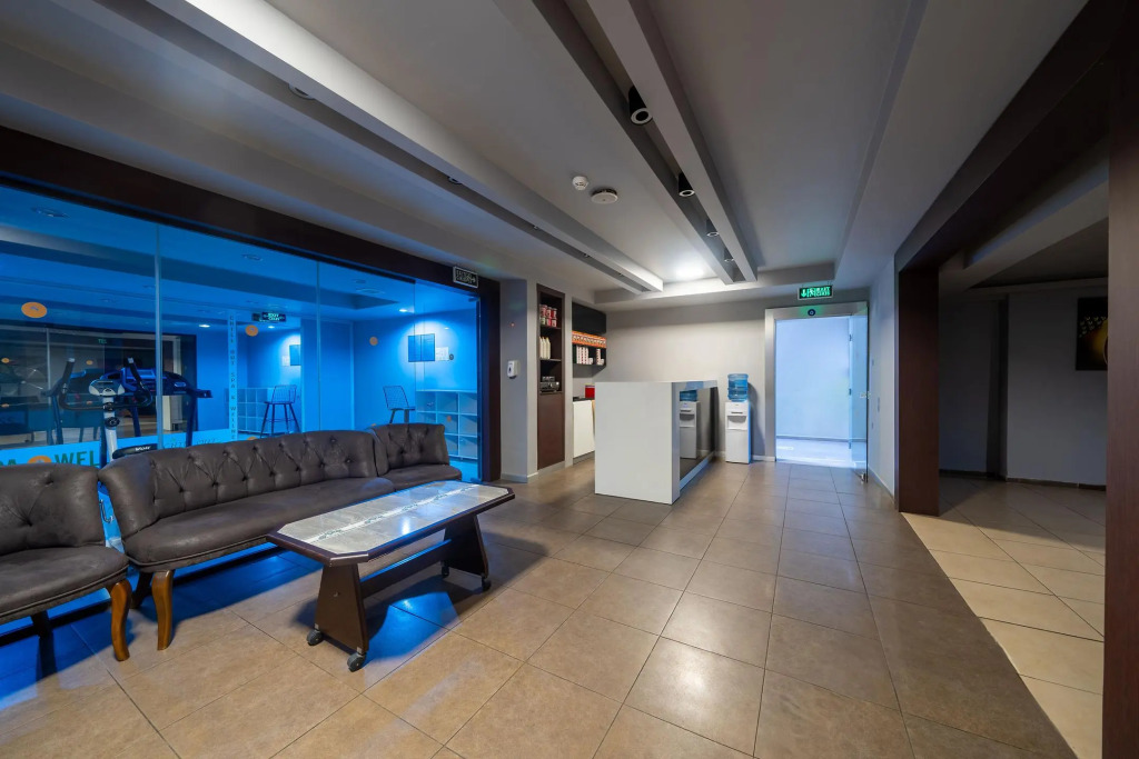 Julian Club Hotel
