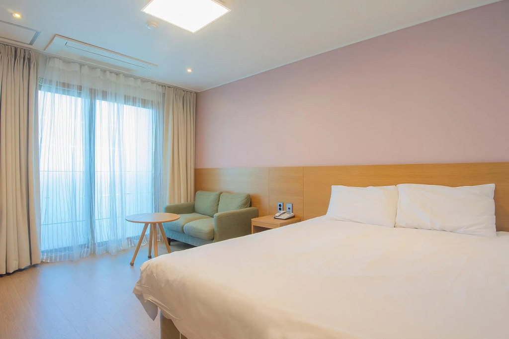 Sims Hotel