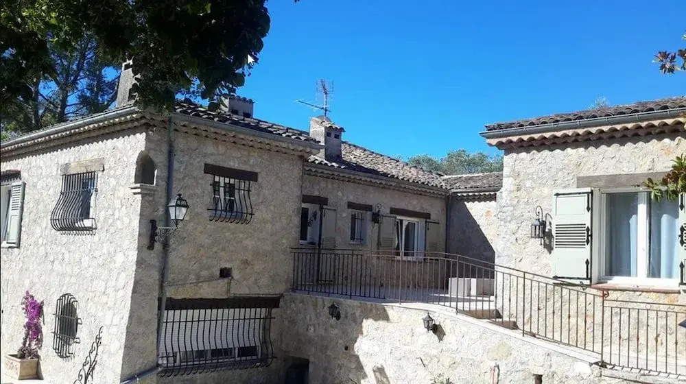 Aux charmes de grasse