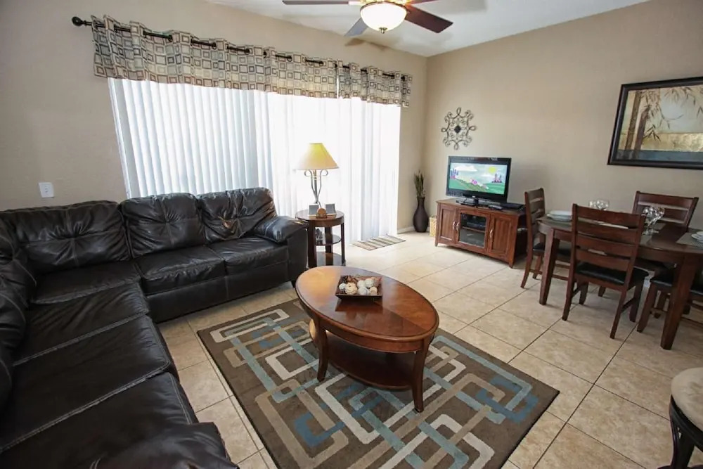 7669 Windsor Hills