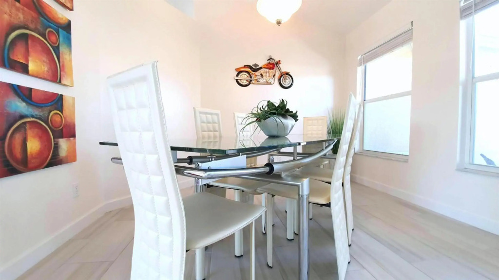 NEW! Villa Surfside