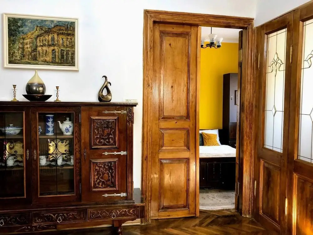 Unique Old Town Home 2min to Beach & Harbour