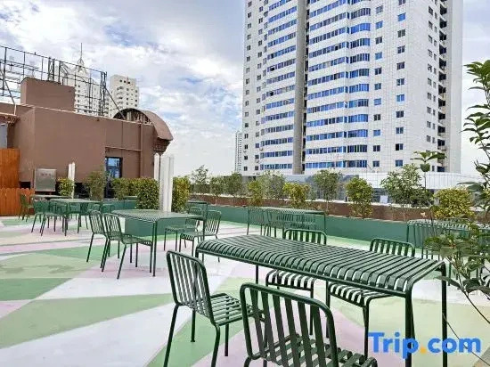 Orange Hotel