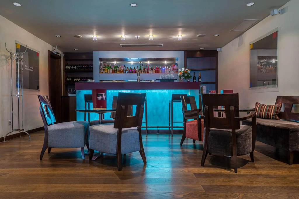 Peakture Hotel