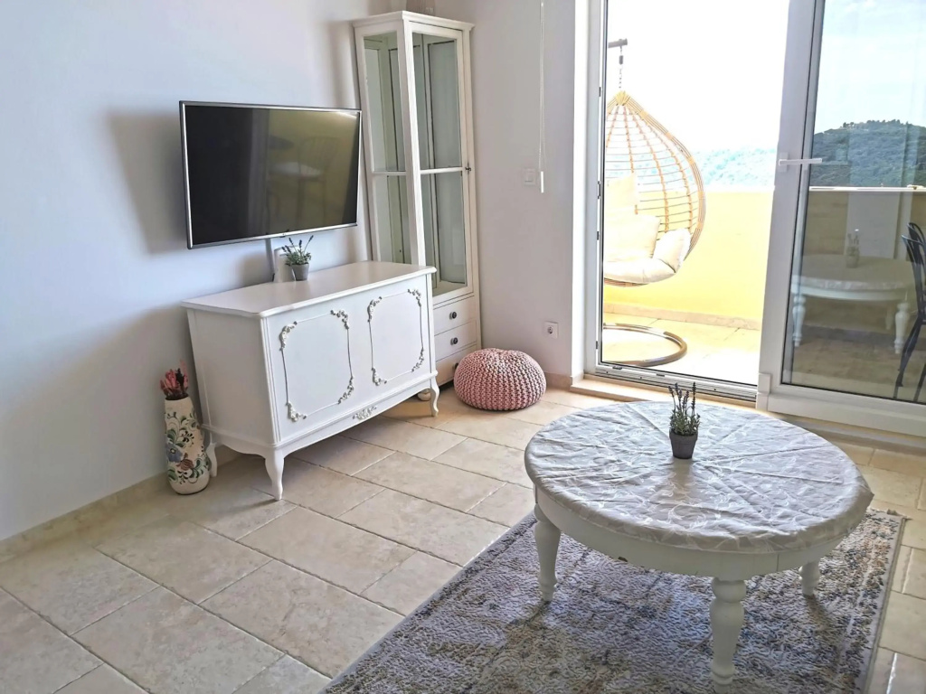 Apartment Zlatni Potok - View of the Old Town & Free Parking & 15 Minute Walk To the Center