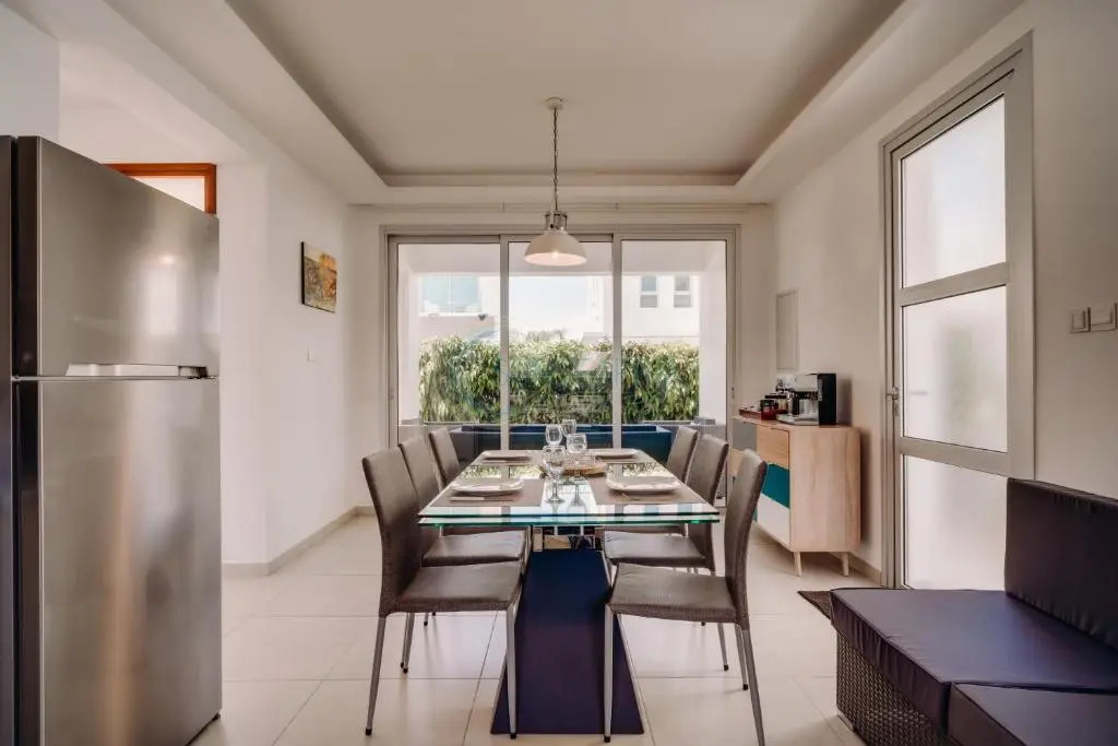 Dream 3bdr villa with private pool near the beach!
