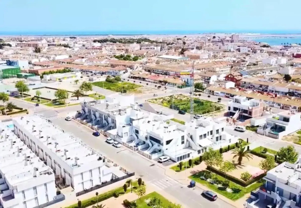 Luxury Apartment - Rooftop Terrace, Pool & nearby beach