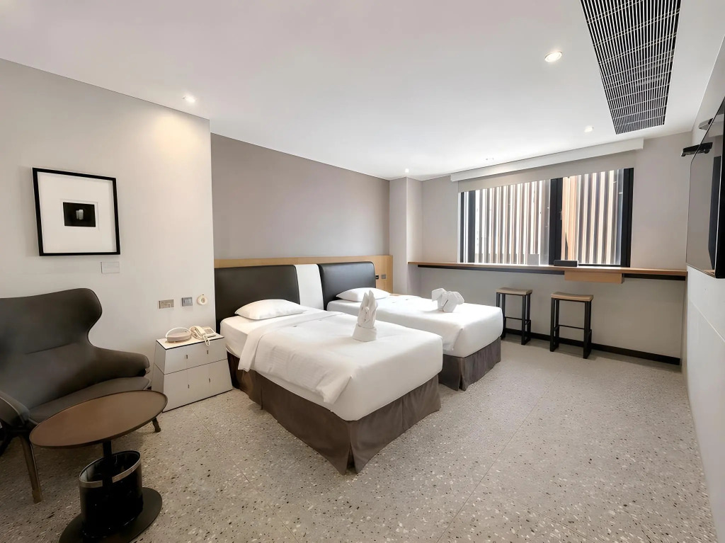 3 Door Hotel