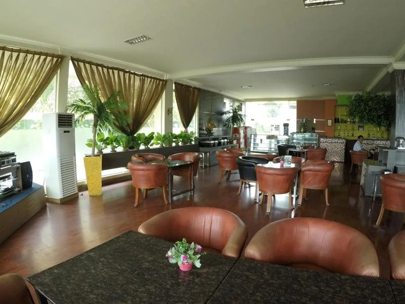 Je Meridien Hotel