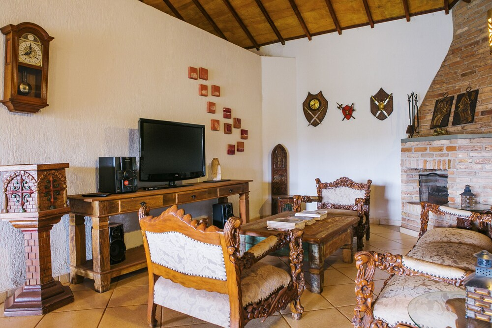 Itaygua Hotel