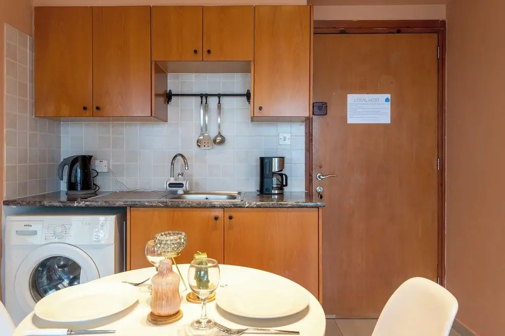 Johny's Spot - 1BR & Balcony in Larnaca