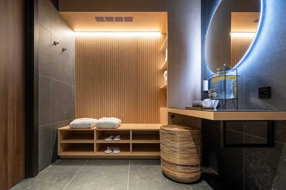 ONE TWO FOUR - Hotel & Spa