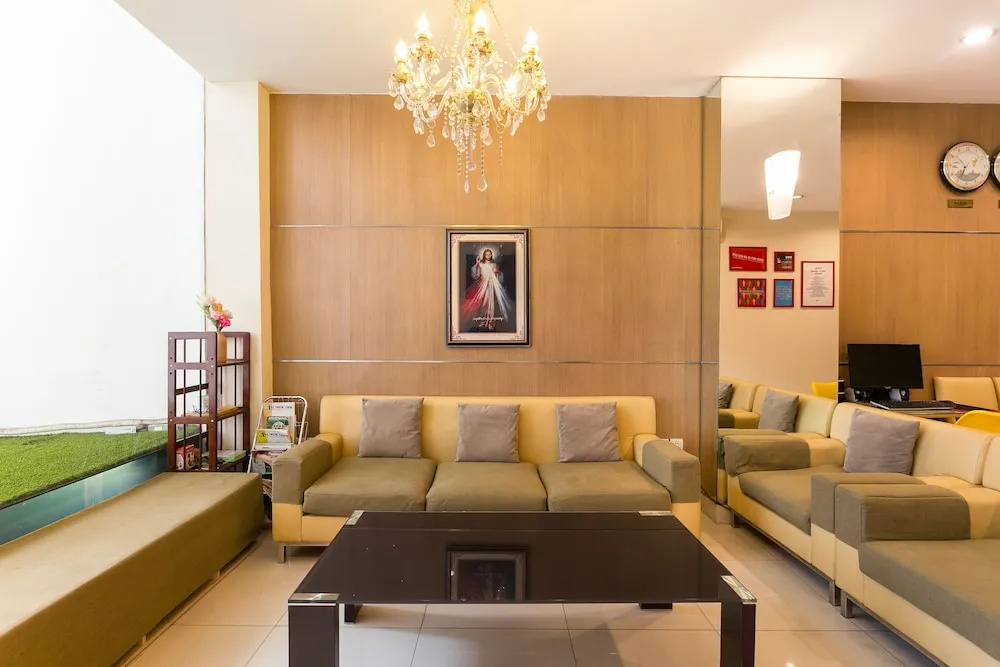 OYO 132 Ochna Hotel