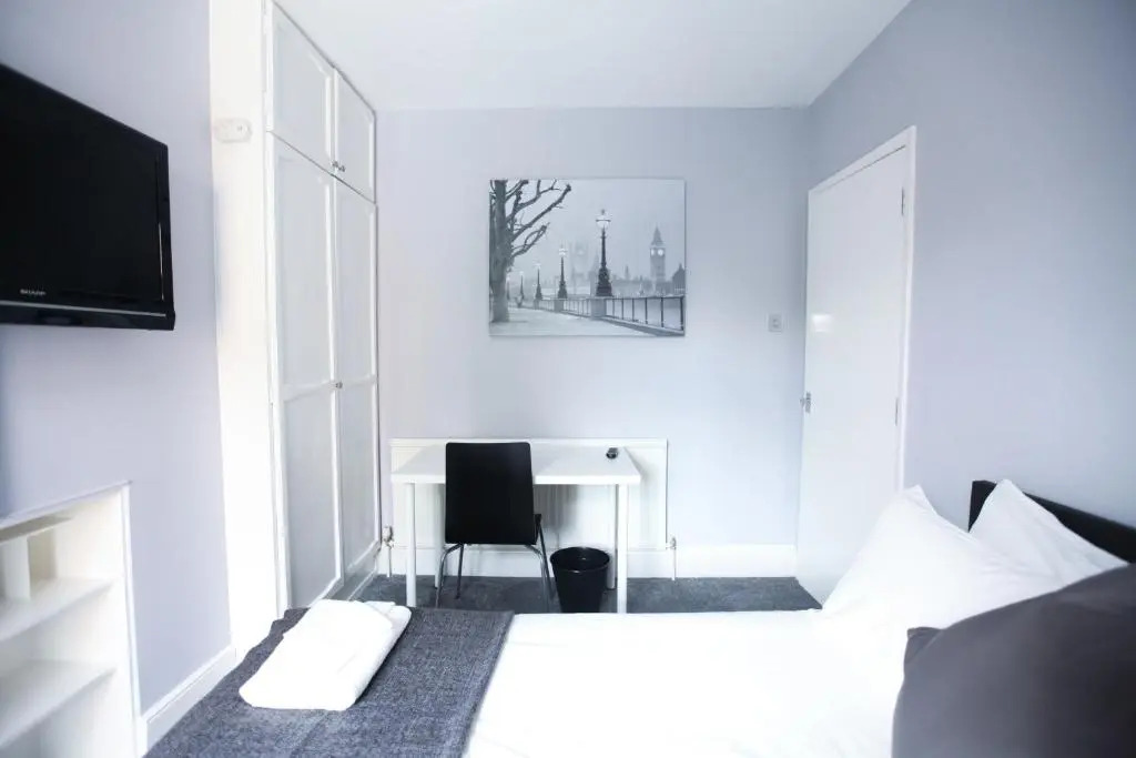 Honest Hospital House Apartment 1