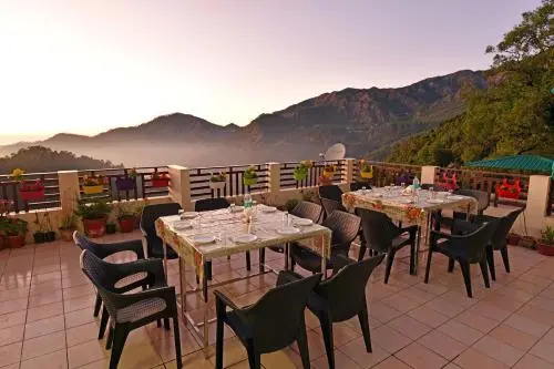 Green Roof Hotel