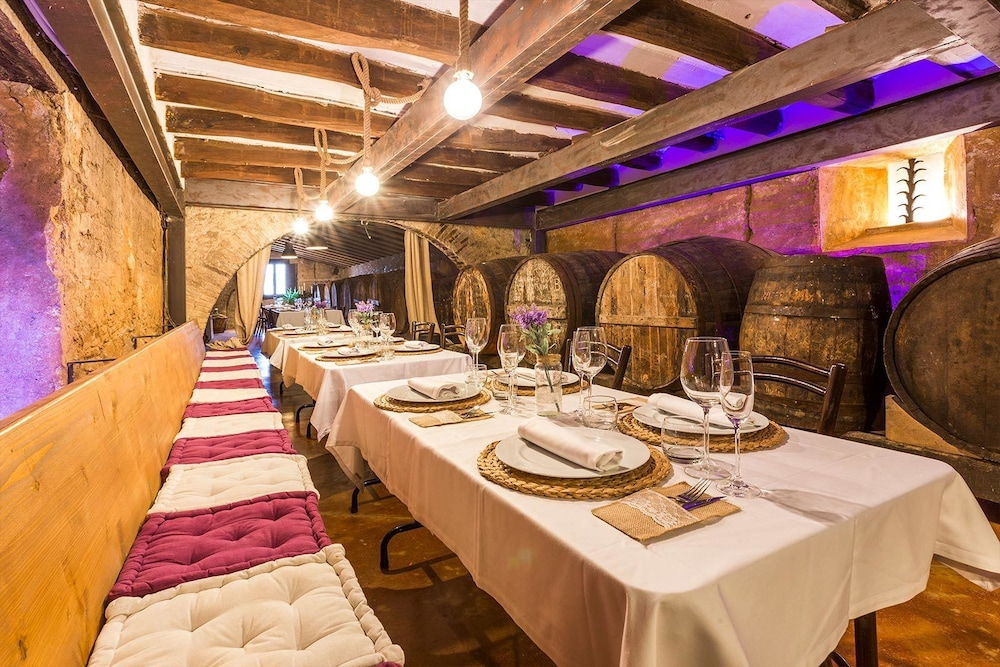 Masia Can Canyes & Spa