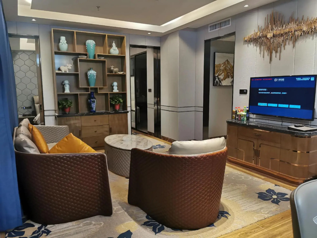 F City Hotel (Gongzhuling Railway Station)