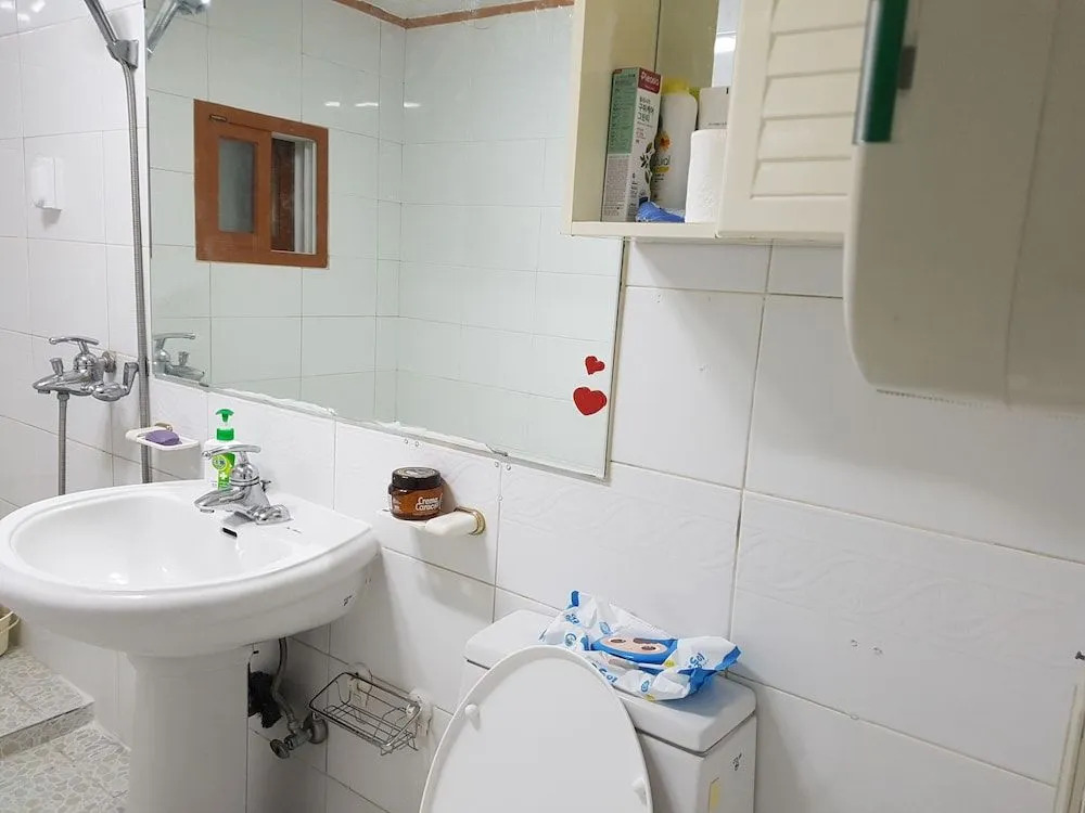 Kona House - Hostel