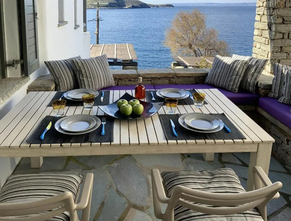 Aqua Blue, only 100 meters from the beach of Gialiskari