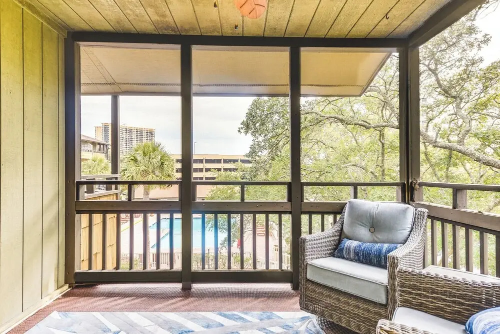 Walk to Ocean: Unit w/ 2 Balconies in Myrtle Beach
