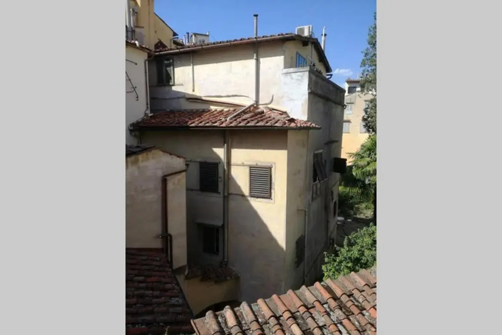 Santa Croce. Quiet, large and luminous loft