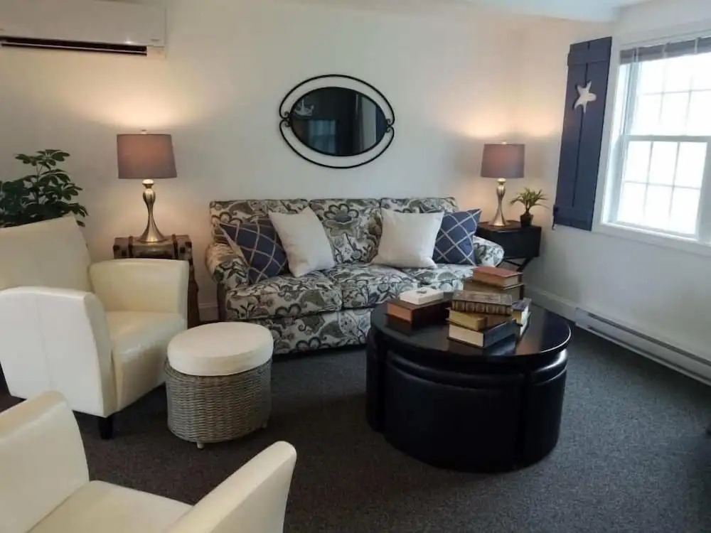 Island View Inn