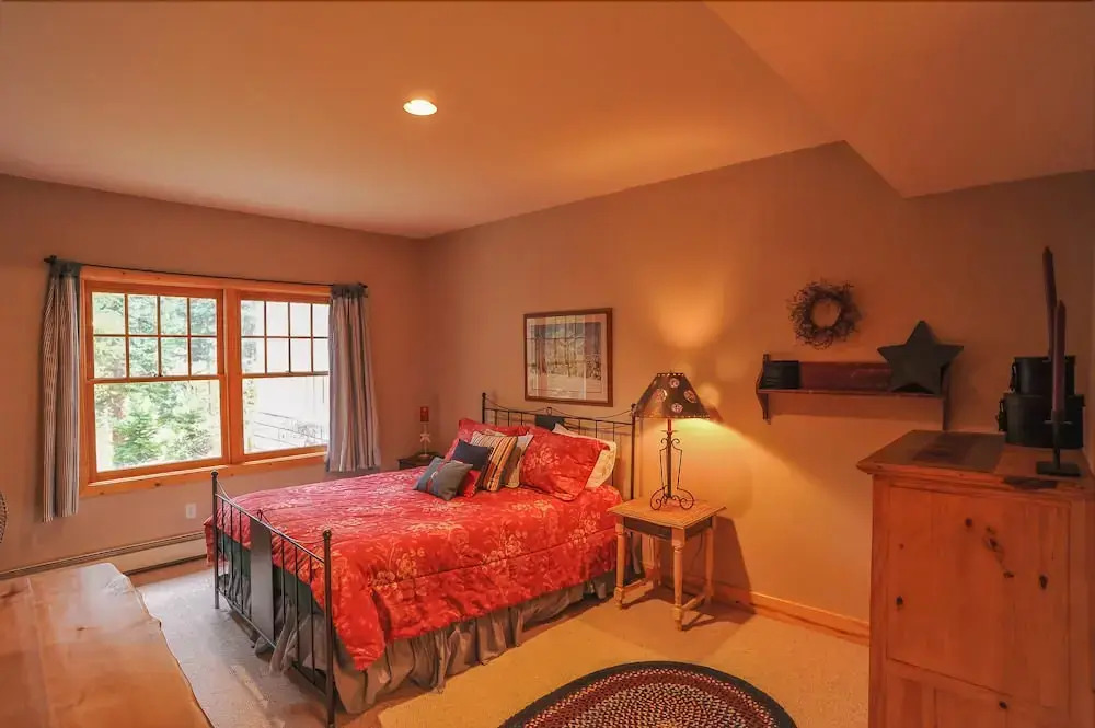 368 Settlers Drive Private Home with Hot Tub