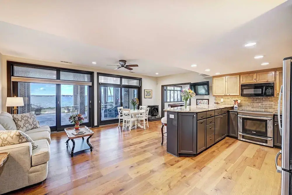 Landover Lodge by Avantstay Waterfront + Dock