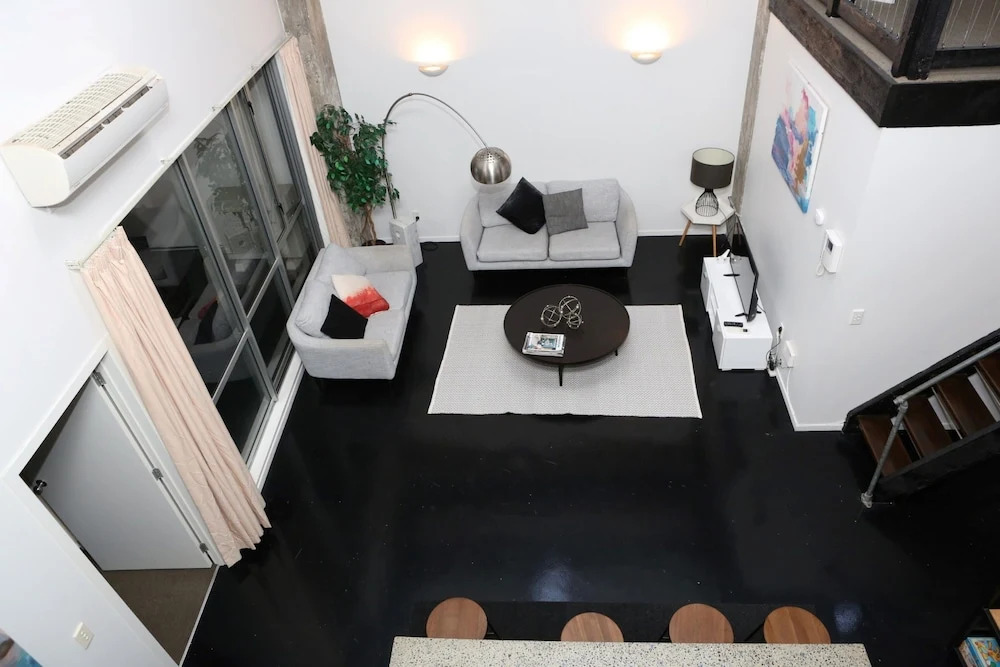 Gorgeous Five Bed Apartment in the City