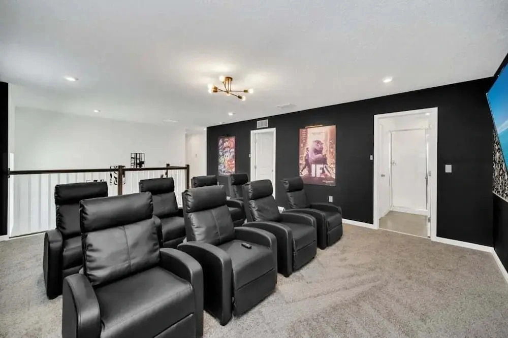 Movie Room, Pool, Theme Rooms Everything Included! 6 Bedroom Villa