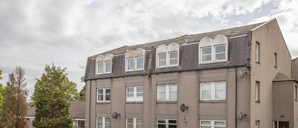 Cults Court Apartment